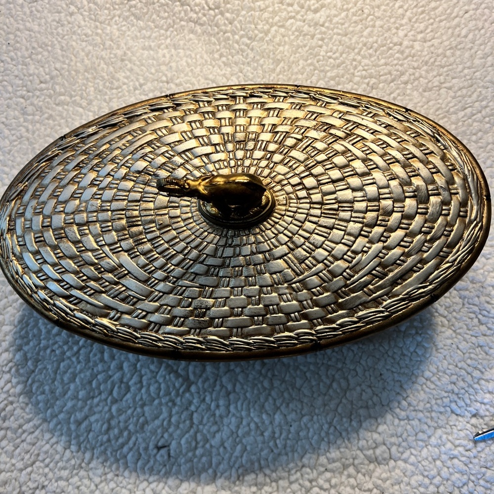 Heavy 2 piece box with elephant on top of lid